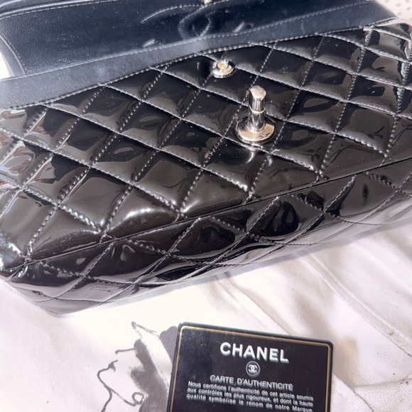 Chanel Classic Flap Bag - Picture 9 of 11